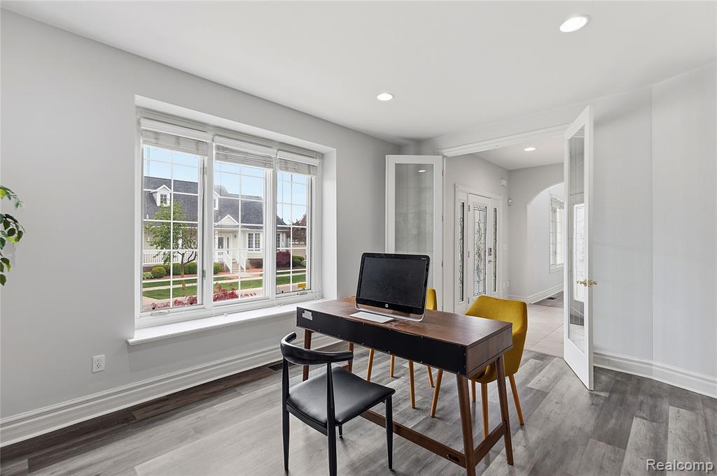 49783 Golden Park Drive, Utica, MI 48315 — Photo 13