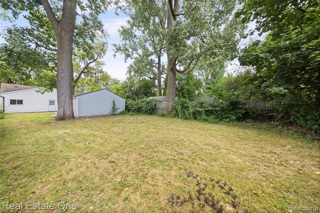 4521 COLUMBUS Street, Wayne, MI 48184 — Photo 31