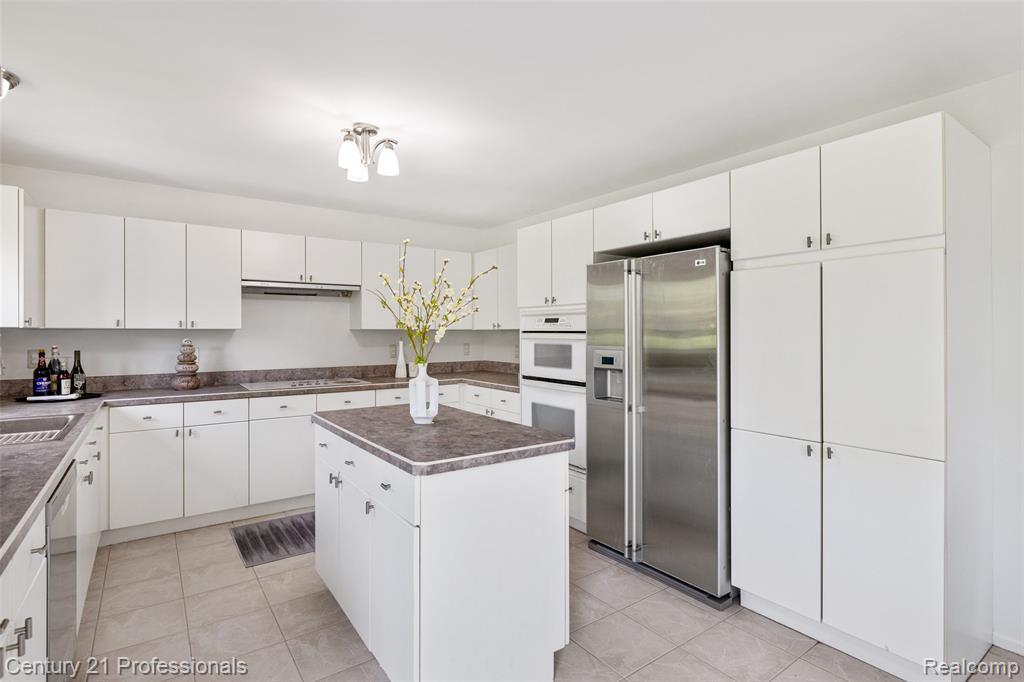 4136 Oakland Ridge Drive, Lake Orion, MI — Photo 33
