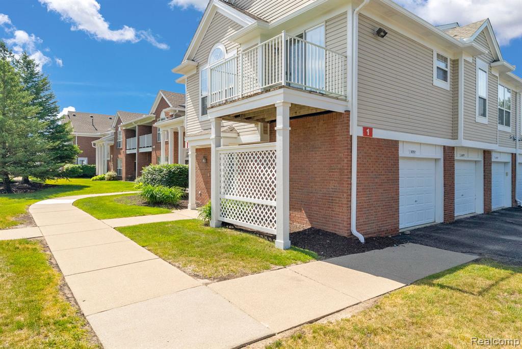 16901 Carriage Way, Northville, MI — Photo 4
