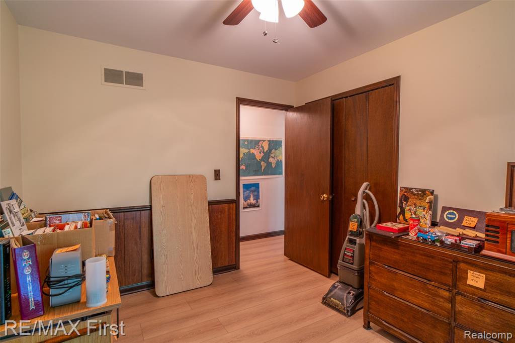 47798 CHRYS, Macomb, MI 48044 — Photo 27