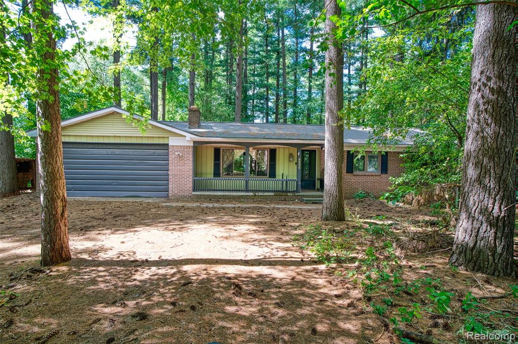 8800 Evergreen Road, Brighton, MI 48116 — front exterior