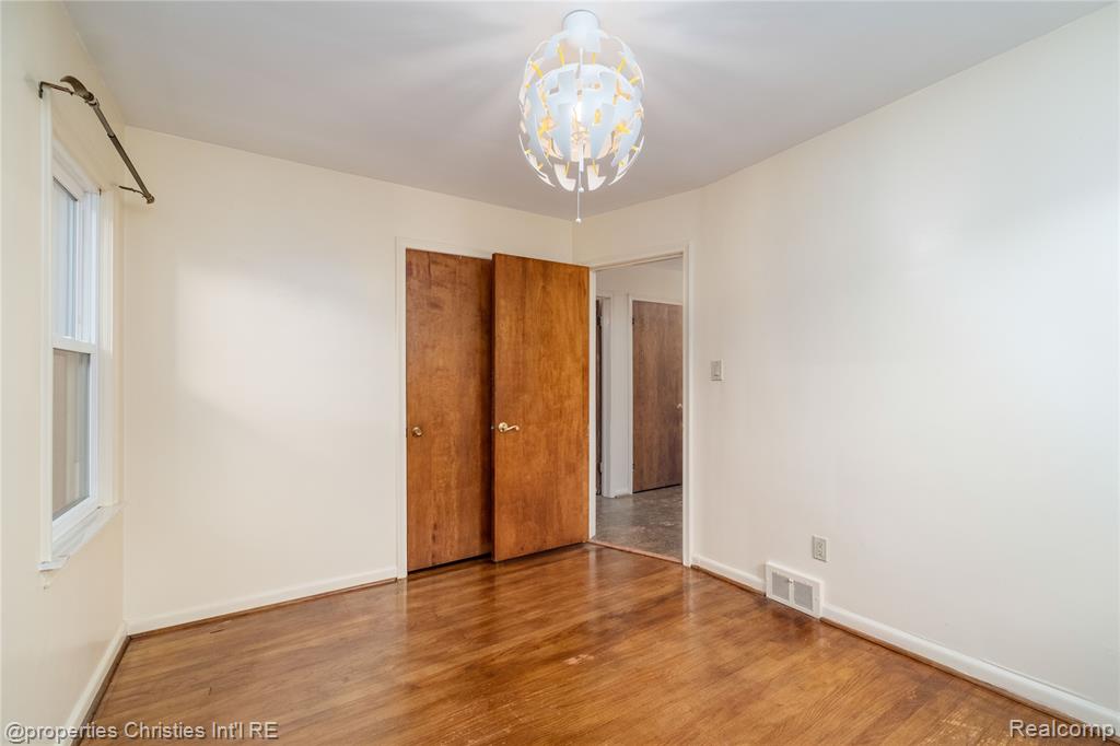 5661 Hubbell Street, Dearborn Heights, MI 48127 — Photo 20