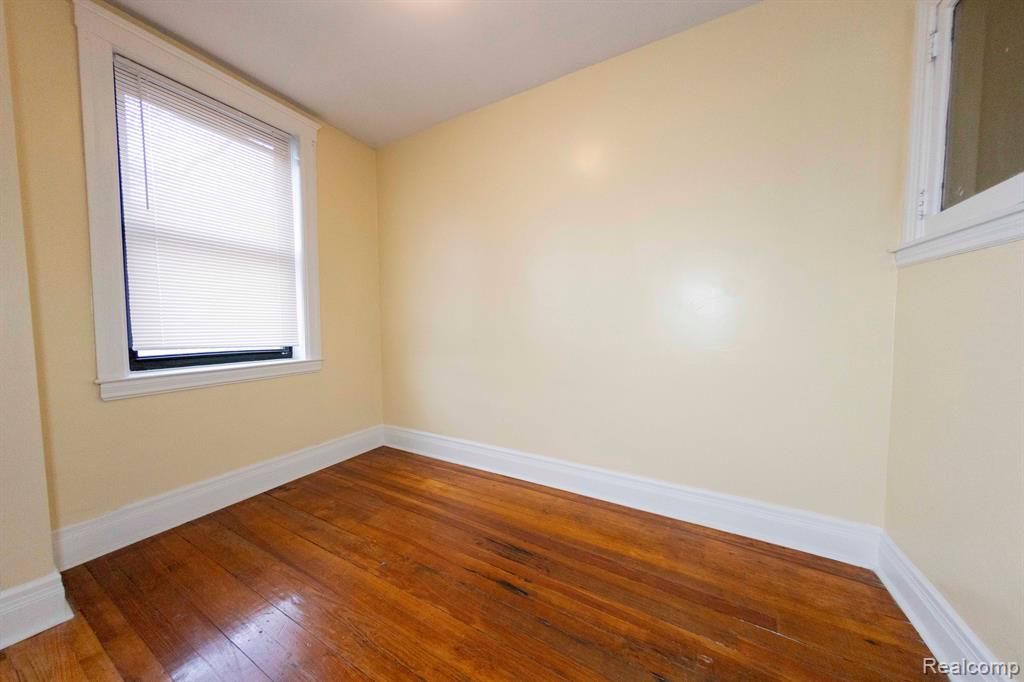 14536 E JEFFERSON Avenue, Detroit, MI 48215 — Photo 17