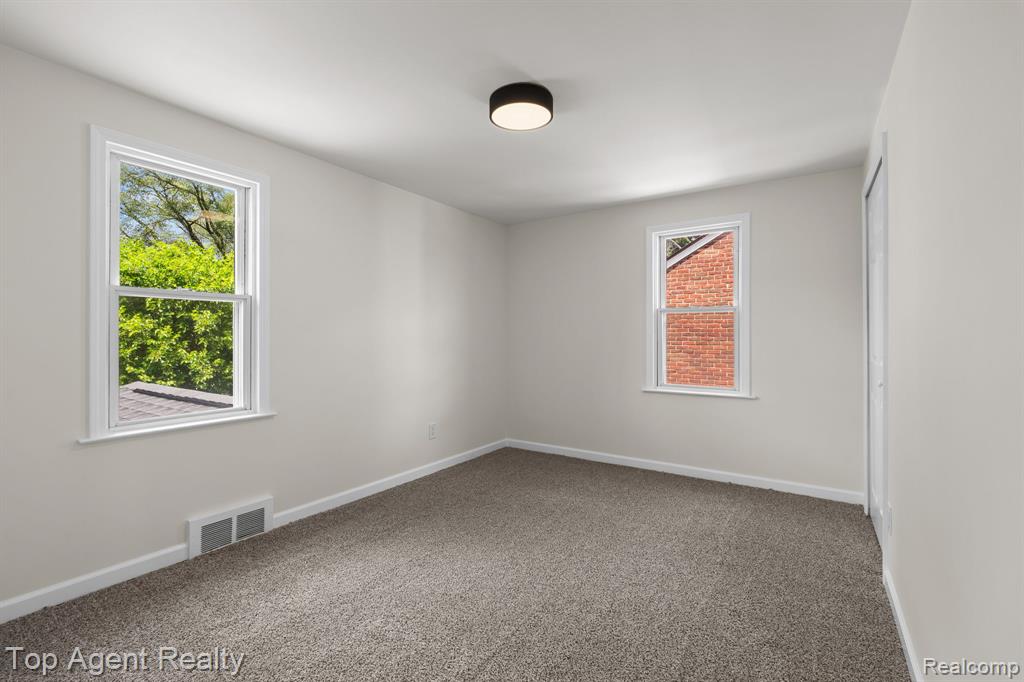 17585 Faust Avenue, Detroit, MI 48219 — Photo 28