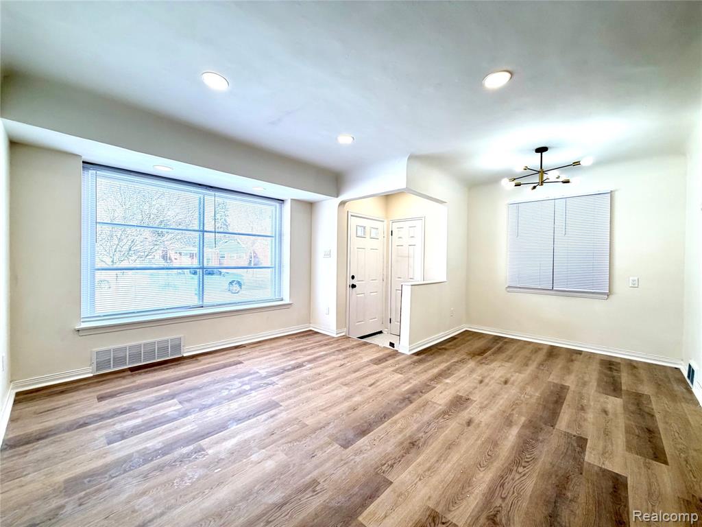 9550 Heyden Street, Detroit, MI 48228 — Photo 10