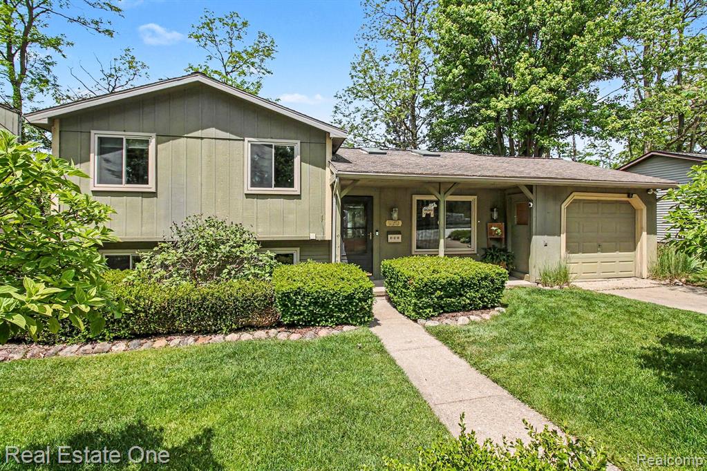 520 W Huron Street, Milford, MI 48381 — Photo 2