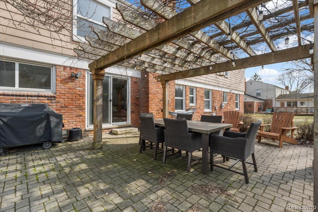 31065 Old Stage Road, Beverly Hills, MI 48025 — Photo 40