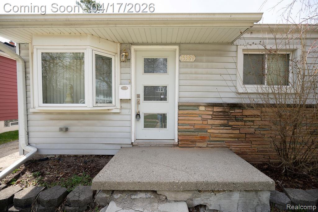 15389 Fenton, Redford, MI 48239 — Photo 2