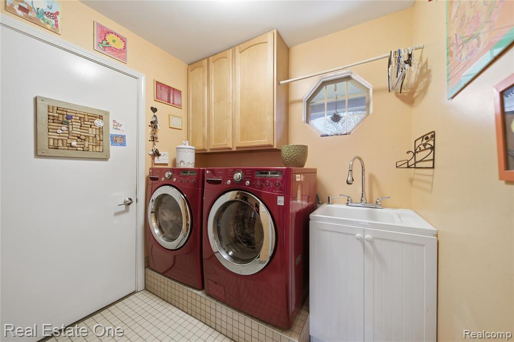 8135 Kimble Drive, Pinckney, MI 48169 — Photo 19