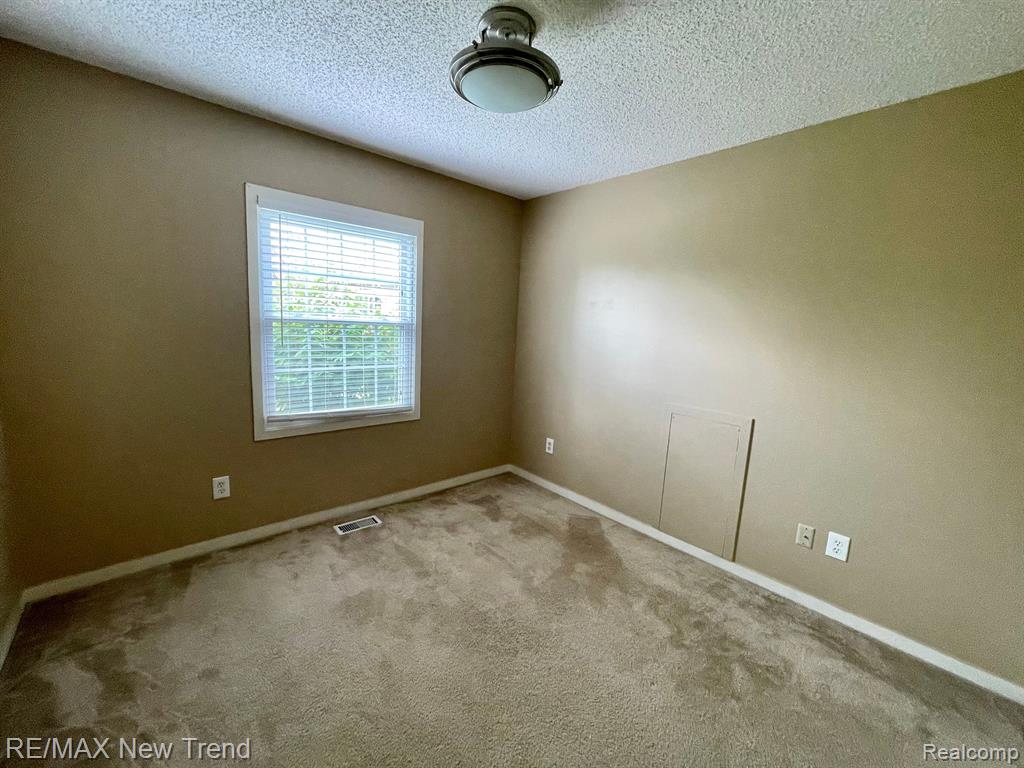 41700 KIRKWOOD Drive, Novi, MI — Photo 9