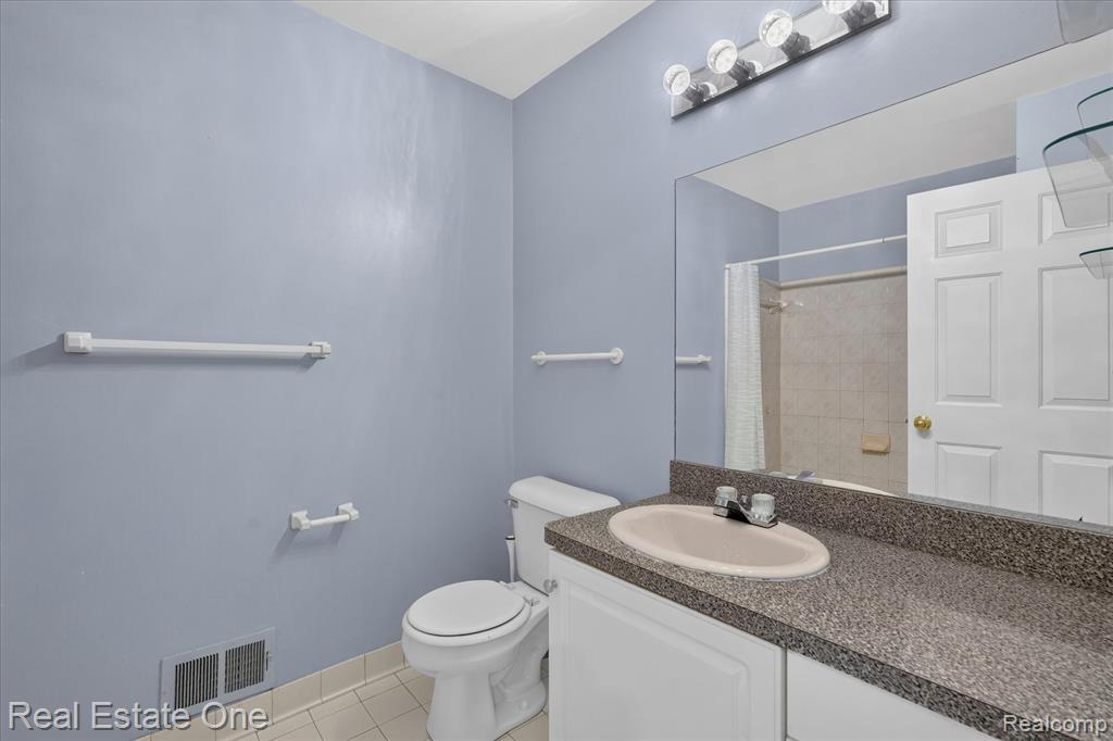 9610 Forest Ridge Drive, Clarkston, MI 48348 — Photo 44