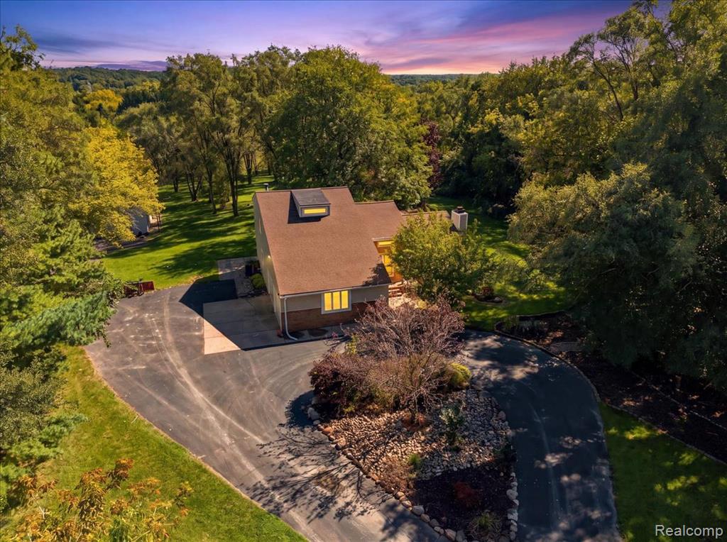 2605 Childs Lake Road, Milford, MI 48381