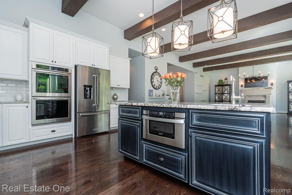 611 Wellington Circle, Rochester Hills, MI 48309 — Photo 40