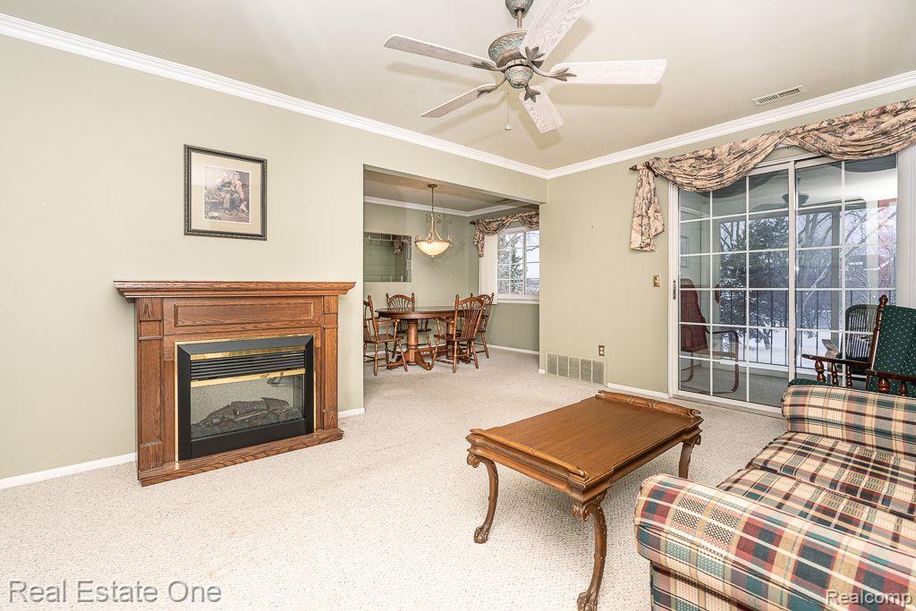 480 BALDWIN Avenue, 28, Rochester, MI 48307 — Photo 2