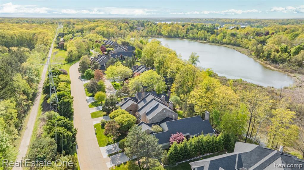 5000 Mirror Lake Court, 19, West Bloomfield, MI 48323 — Photo 63