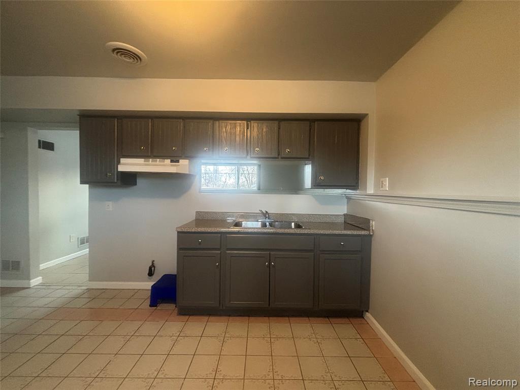 423 SHOTKA Street, Westland, MI 48186 — Photo 13