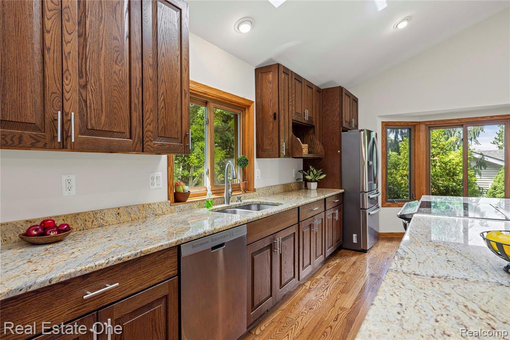 9611 Klais Road, Clarkston, MI 48348 — Photo 17