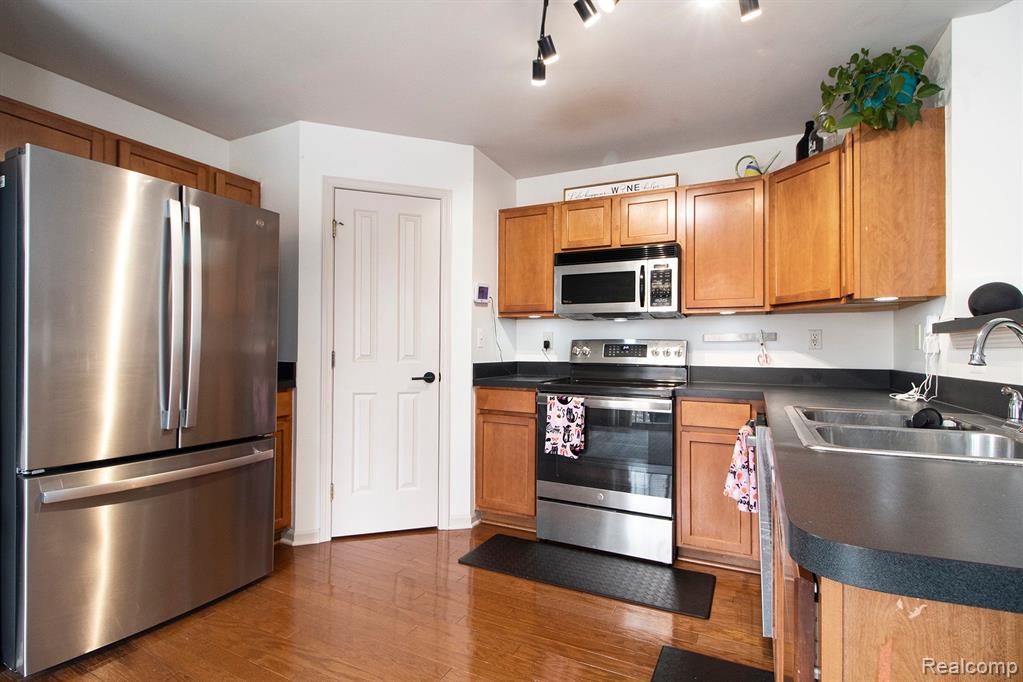 47935 Cardiff Avenue, Canton, MI 48188 — Photo 17