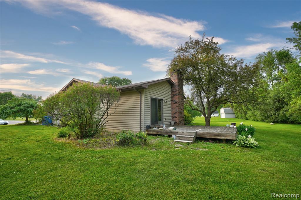 6247 King Arthur Court, Swartz Creek, MI 48473 — Photo 10