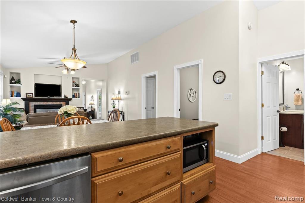 584 Black Oaks Trail, Howell, MI 48843 — Photo 11