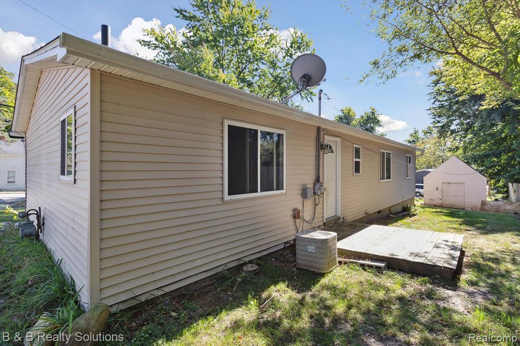 6685 BRUSH Street, North Branch, MI 48461 — Photo 25