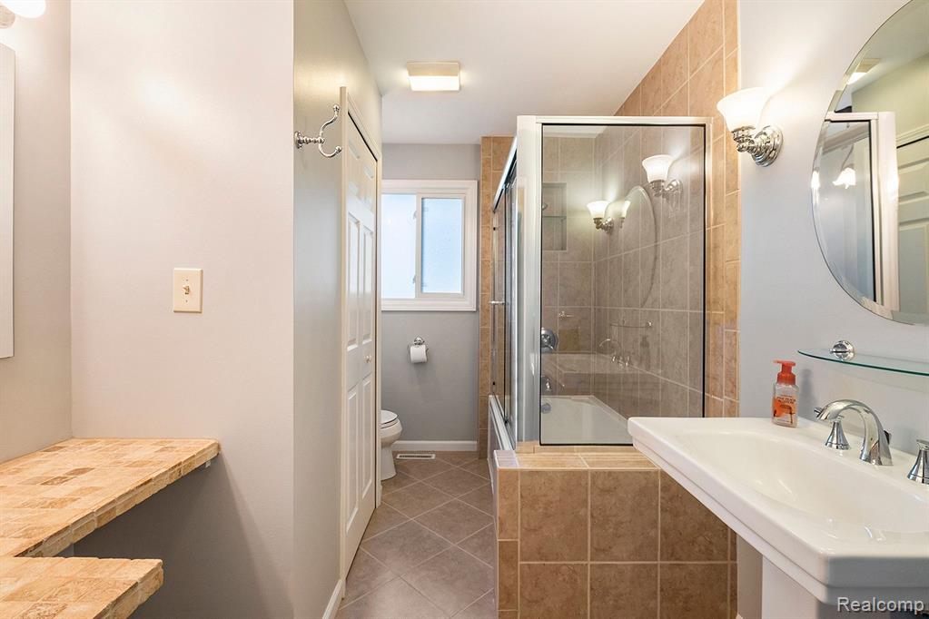 9170 ROBERT BURKE Drive, Brighton, MI 48116 — Photo 13