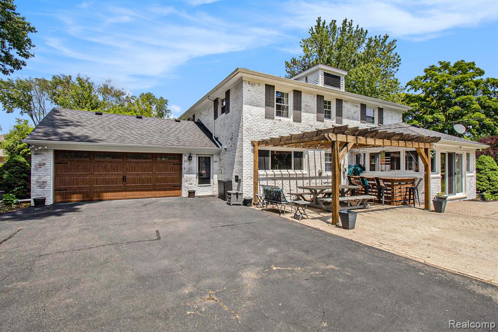 9875 Island Drive, Grosse Ile, MI 48138 — Photo 30