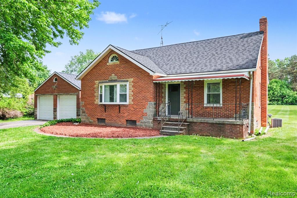 1093 W Maple Avenue, Burton, MI 48507 — Photo 17