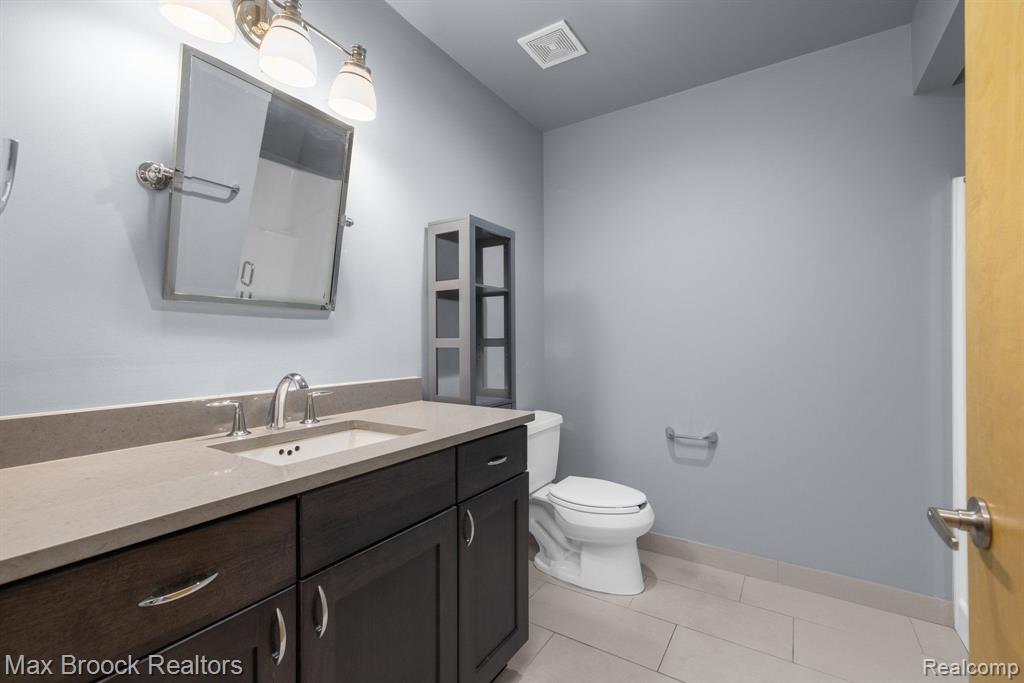 508 N Main St, Royal Oak, MI 48067 — Photo 17