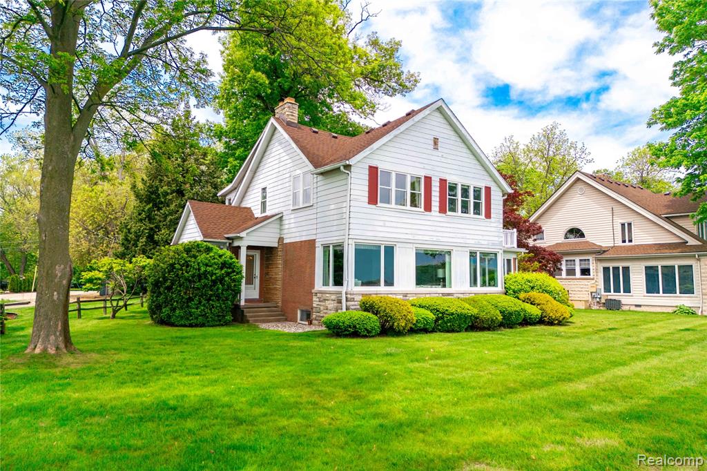 29863 East River Road, Grosse Ile, MI 48138