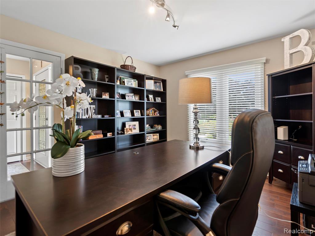 53673 Cranston Drive, Macomb, MI 48042 — Photo 8