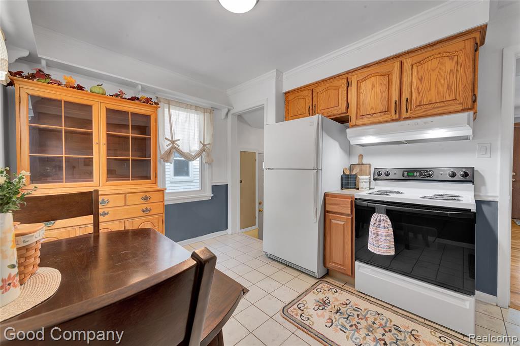 501 E Sunnybrook Drive, Royal Oak, MI 48073 — Photo 8