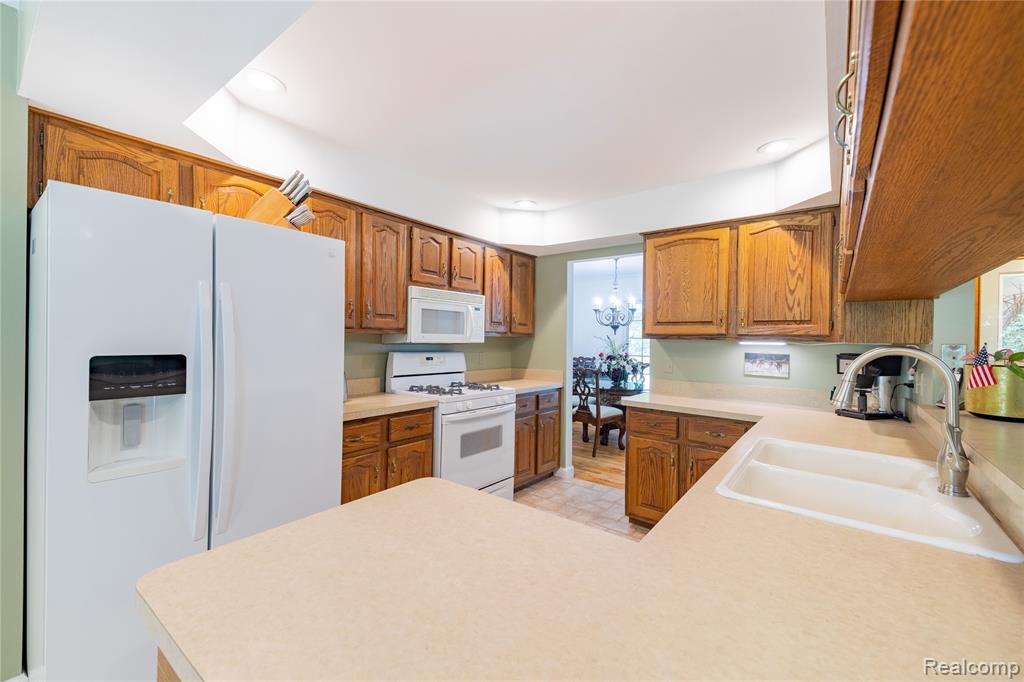8366 Glengarry Road, Grosse Ile, MI 48138 — Photo 20
