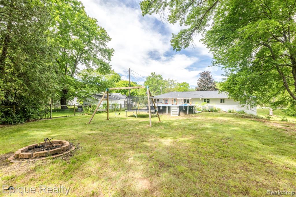 3750 Parker Road, Fort Gratiot, MI 48059 — Photo 7