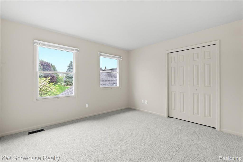 4870 LYTHAM Lane, Ann Arbor, MI 48103 — Photo 25