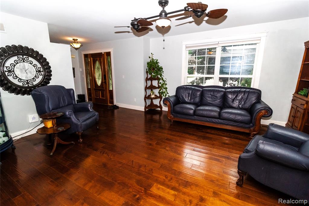 8314 Mill Pointe Court, Goodrich Vlg, MI — Photo 15