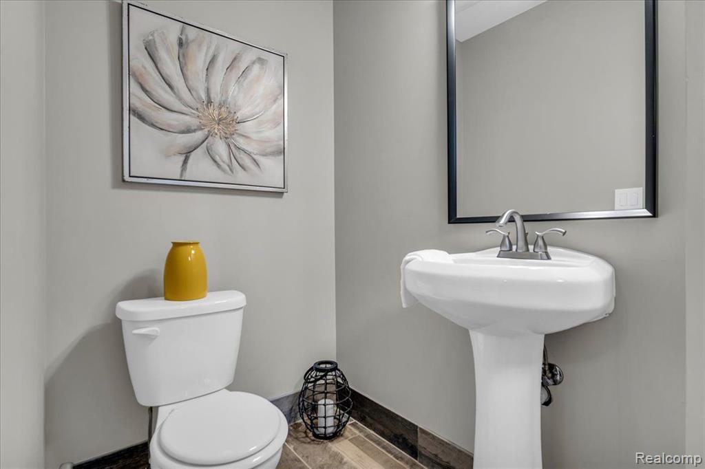 705 WHITCOMB Avenue, Royal Oak, MI 48073 — Photo 19