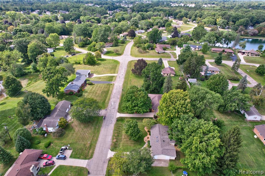 6411 Brookview Drive, Grand Blanc, MI 48439 — Photo 56