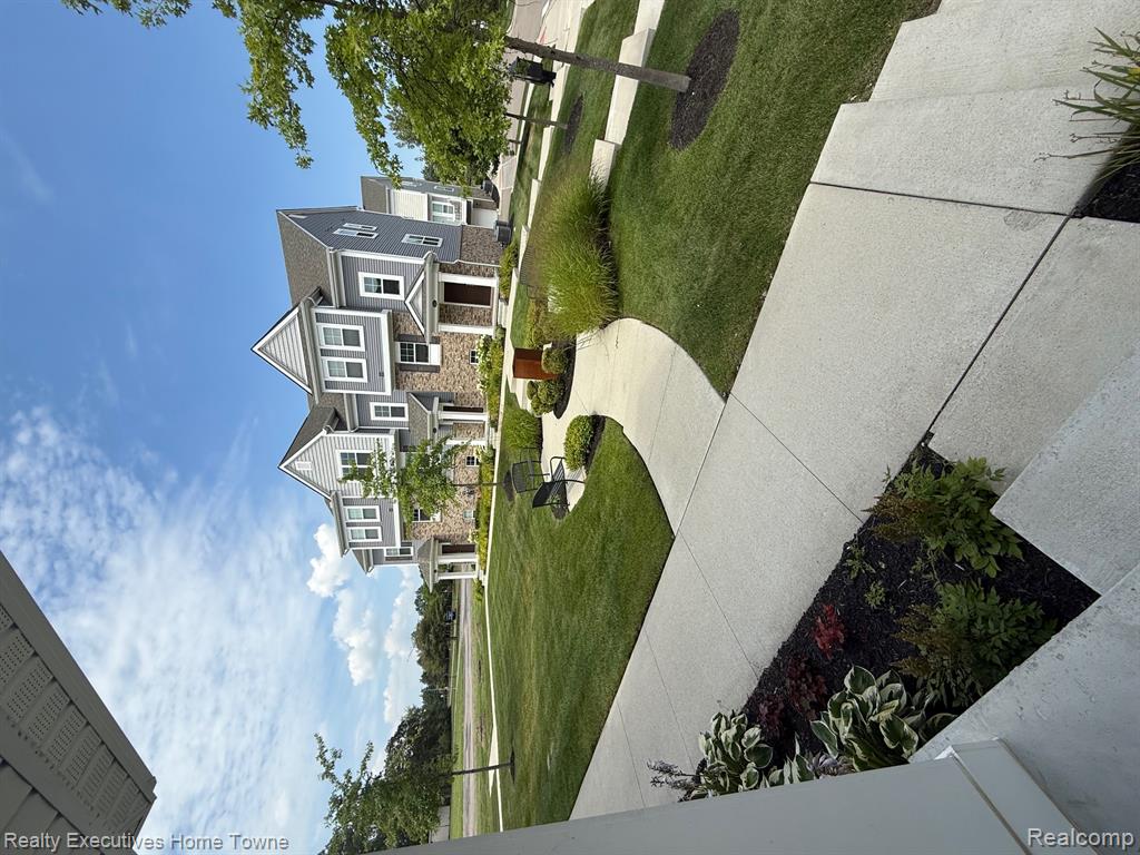 4931 Treeside Lane, Troy, MI 48098 — Photo 6