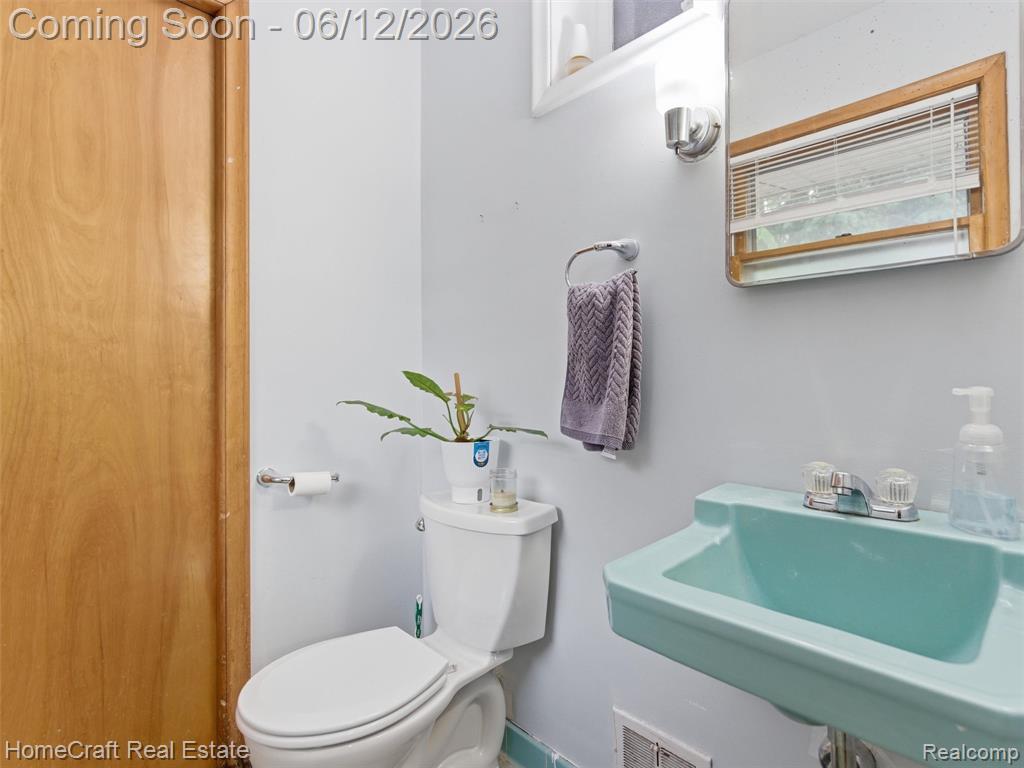 1775 N GULLEY Road, Dearborn Heights, MI 48127 — Photo 24