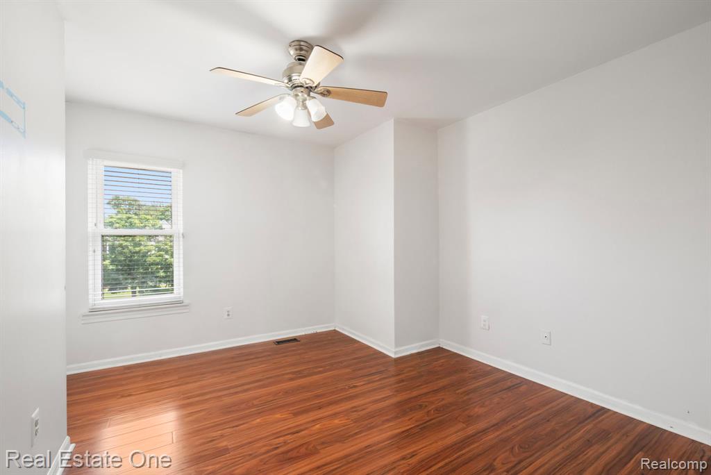 5510 Greenbriar Drive, West Bloomfield, MI — Photo 32