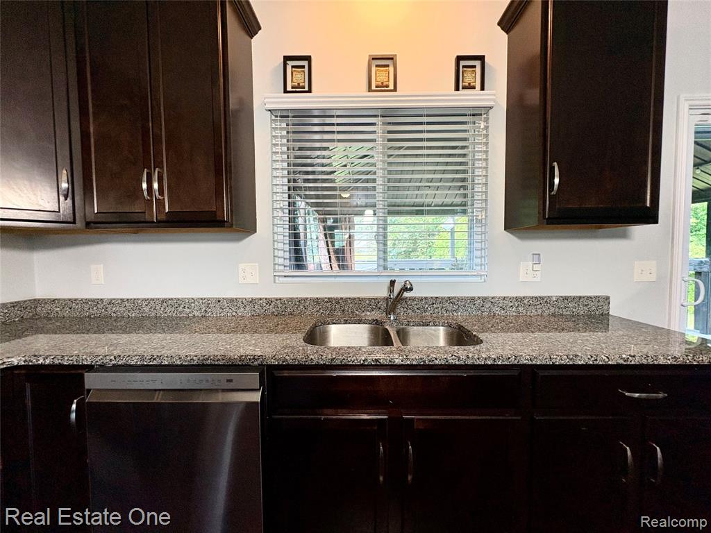 329 Beaver Run, Holly, MI 48442 — Photo 12