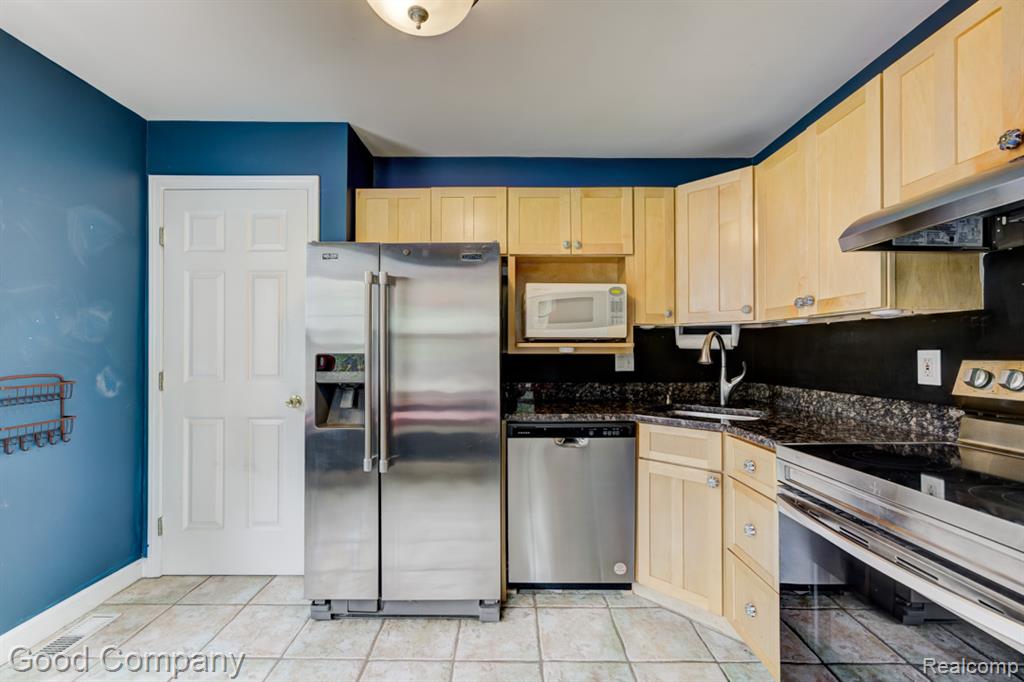 545 E Maplehurst Street, Ferndale, MI 48220 — Photo 8