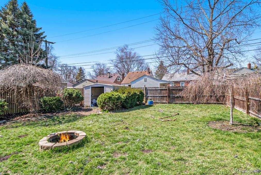 633 N Dorchester Road, Royal Oak, MI 48067 — Photo 17