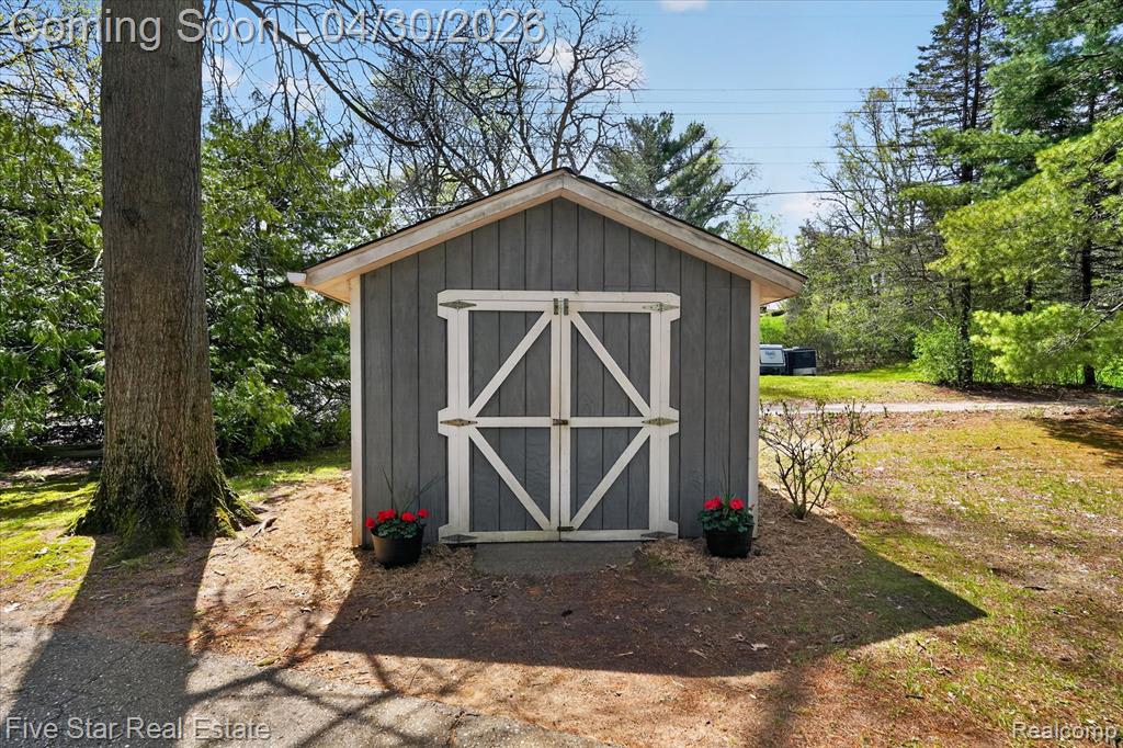 630 Sunset, White Lake, MI 48383 — Photo 58