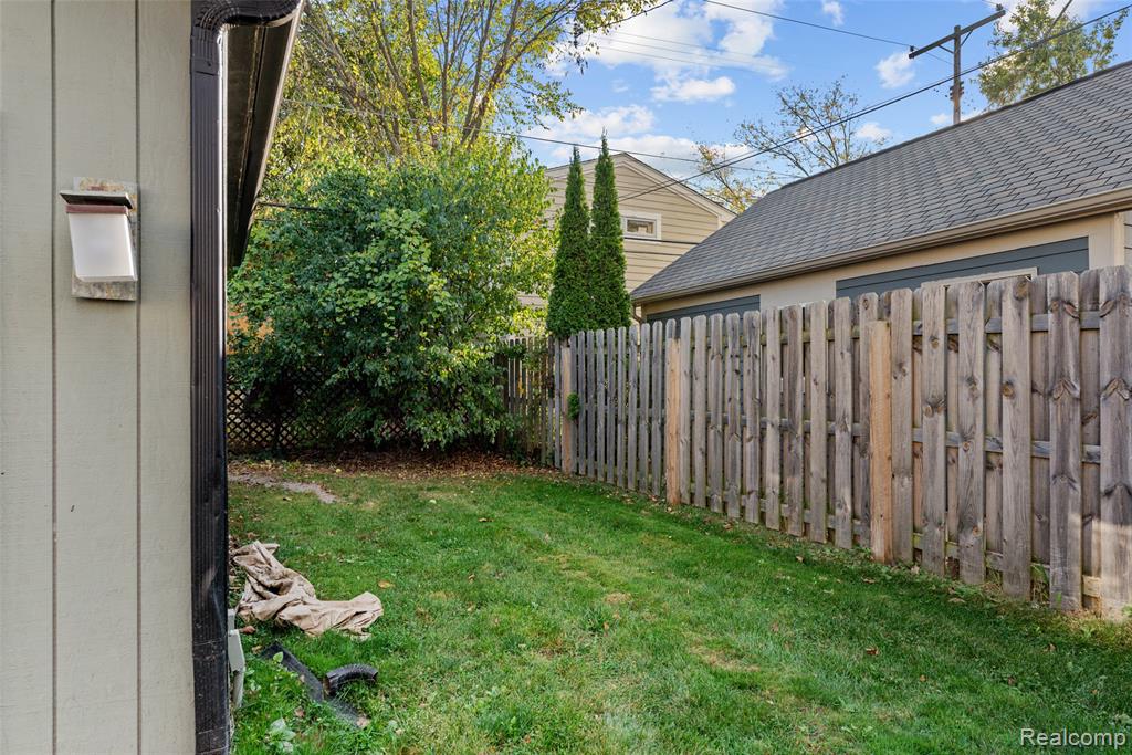 986 Smith Avenue, Birmingham, MI 48009 — Photo 52