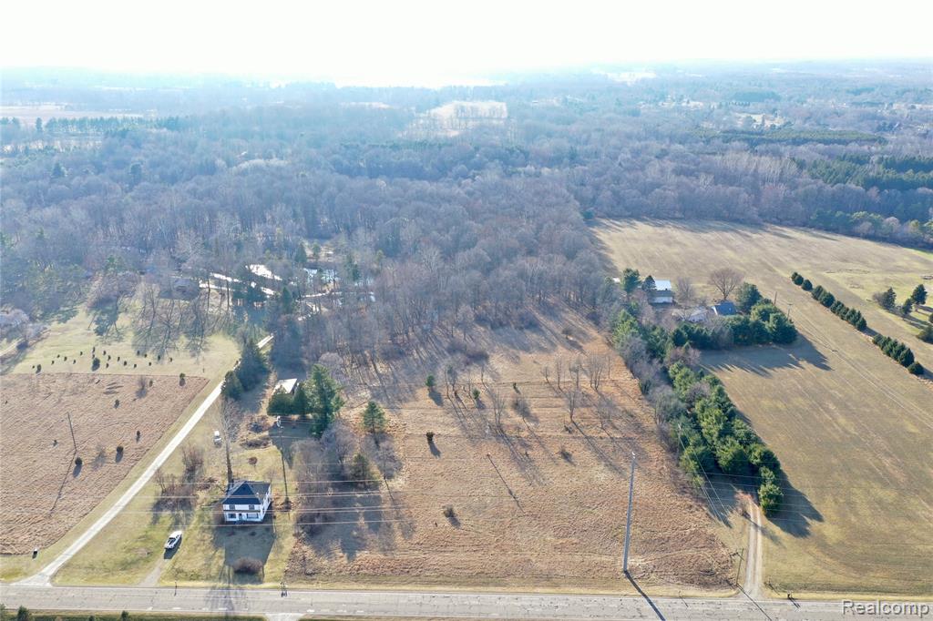 3337 Marathon Road, Columbiaville, MI 48421 — Photo 2