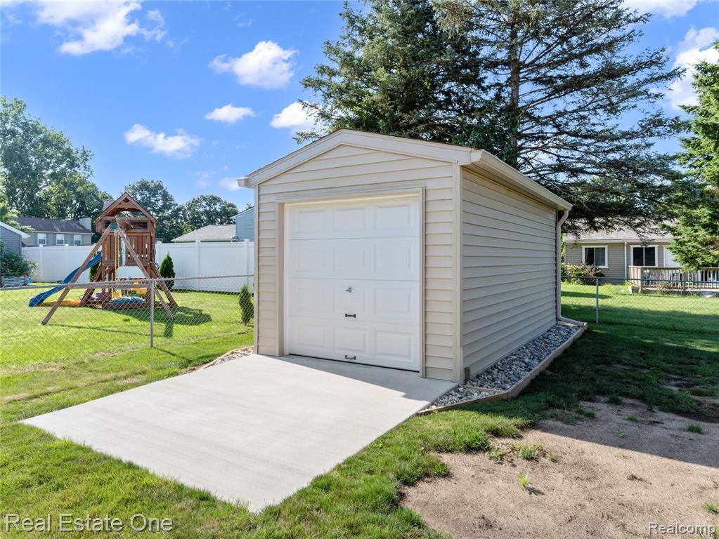 636 Vincent Street, Pinckney, MI 48169 — Photo 26