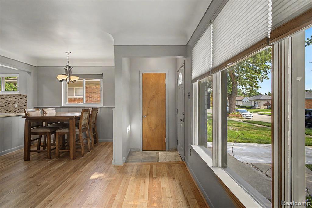 9904 Fox Avenue, Allen Park, MI 48101 — Photo 2
